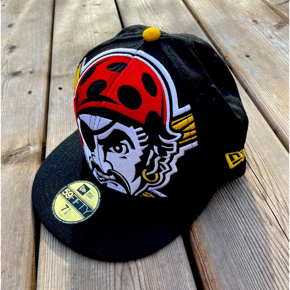 Pittsburgh Pirates fitted limited edition New Era Hat 7 1/8 - Picture 1 of 7